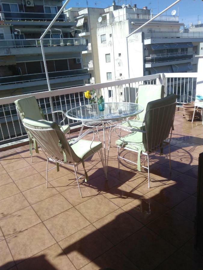 Cozy Penthouse Next To Metro Station Apartment Солун Екстериор снимка